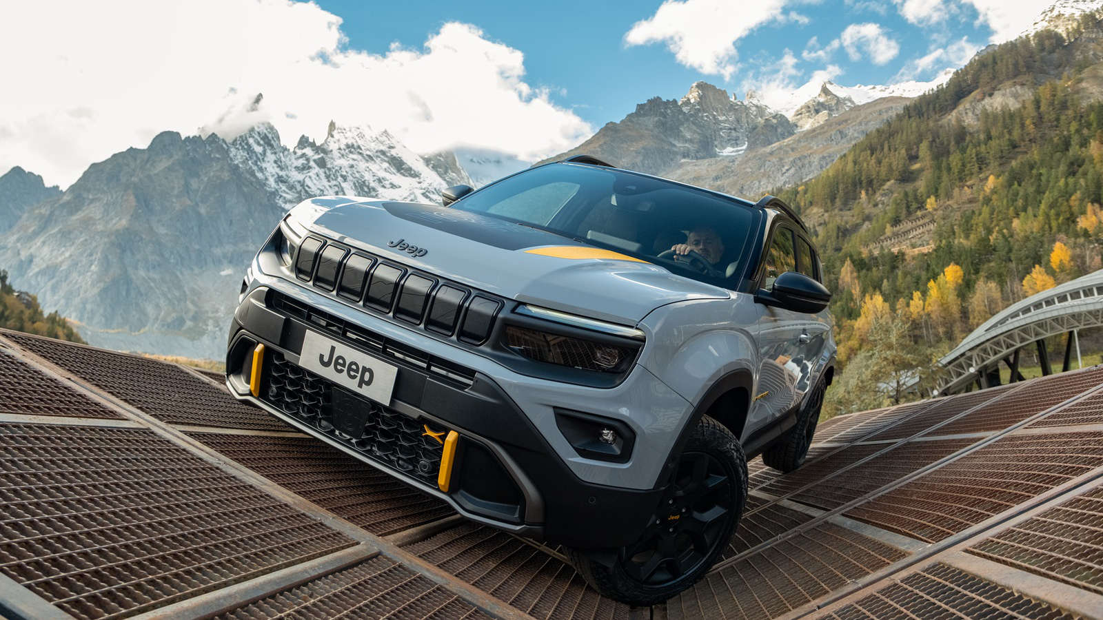 Новий повно&shy;привідний Jeep Avenger 4xe в Україні — одразу і в ексклюзивній версії The North Face