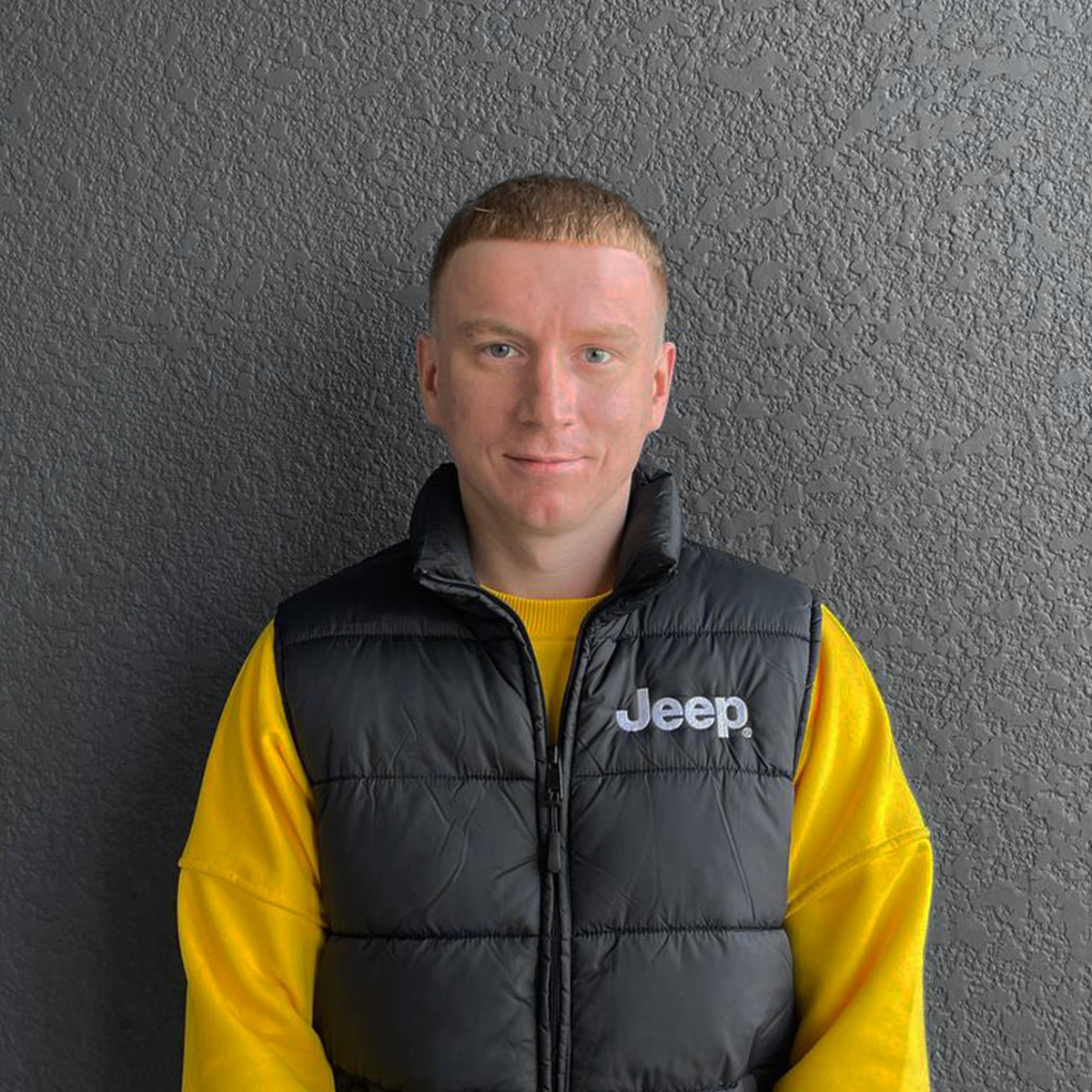 Менеджер відділу продажу автомобілів Jeep Олексій Кравченко